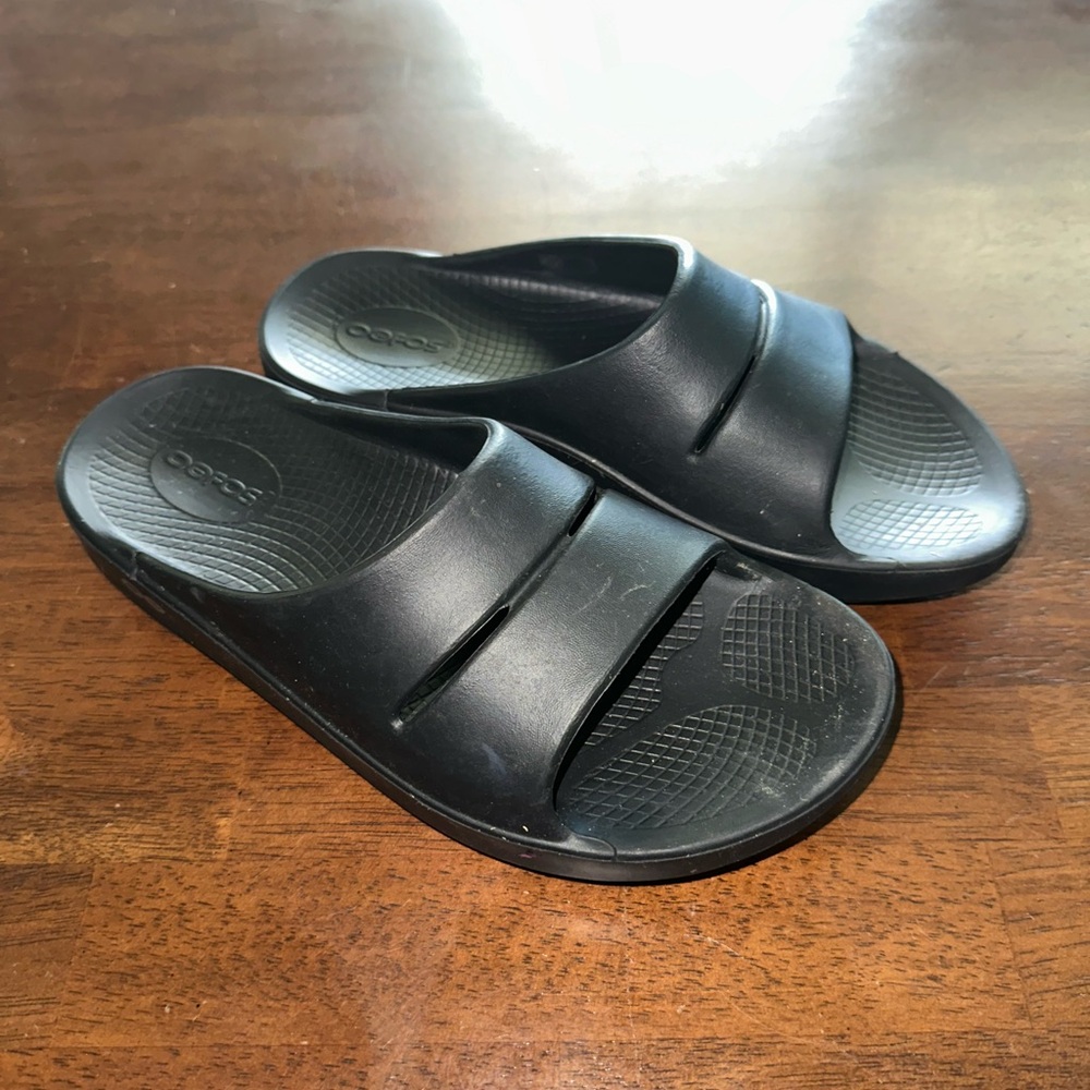 OOFOS Recovery Sandals / Slides